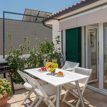 Victoria * ロゴズニッツァ